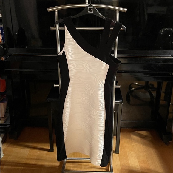 Joseph Ribkoff Black and White One Shoulder Bodycon Dress - Picture 5 of 5